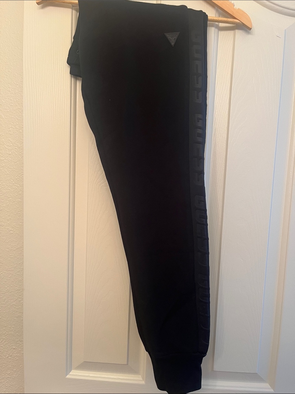 GUESS Black Women’s Logo-Trim Joggers